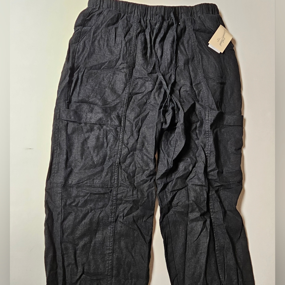 Univeral Thread Medium Womens Black Cargo‎ Capri Pants